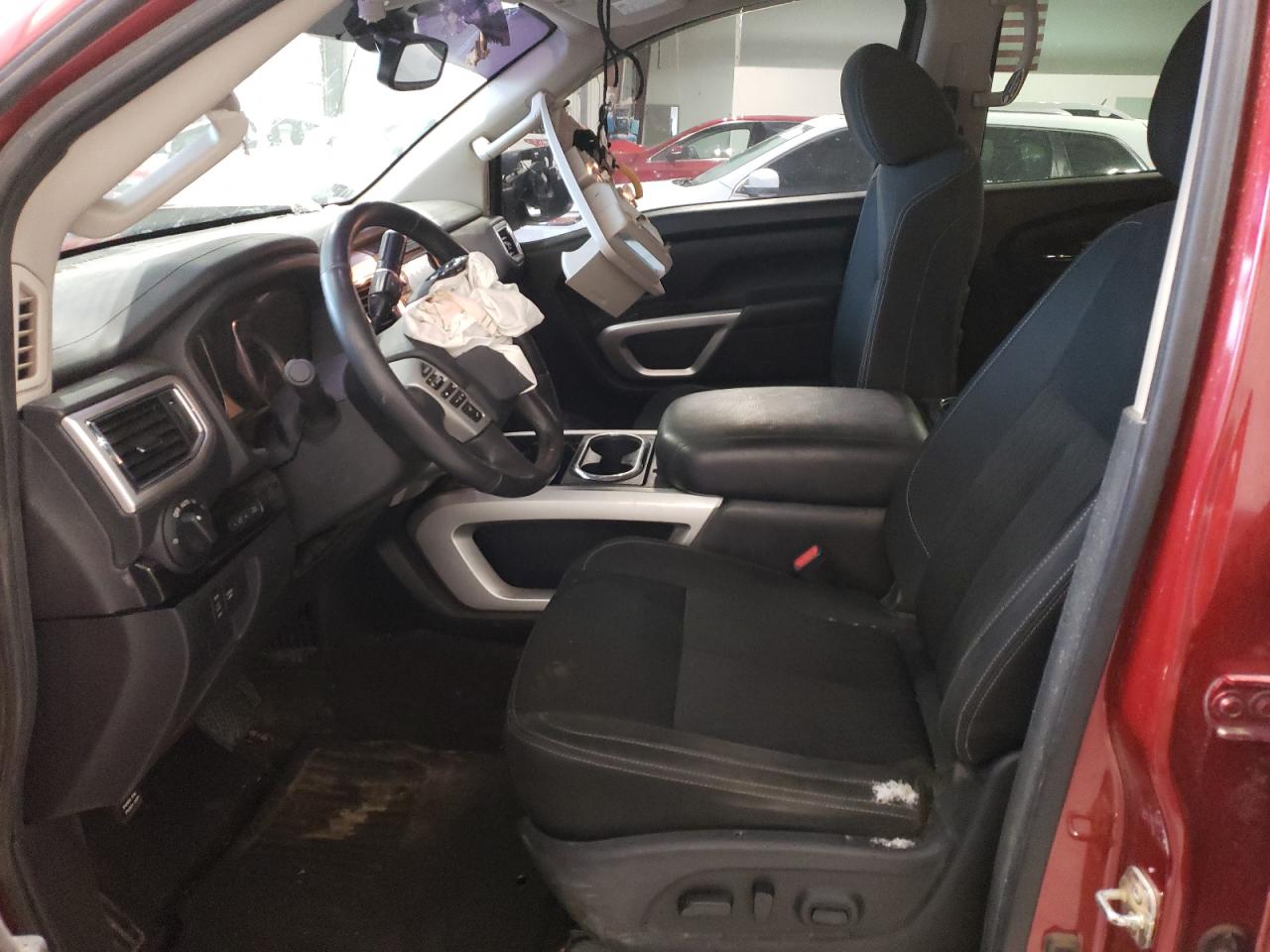2019 Nissan Titan - Image 7