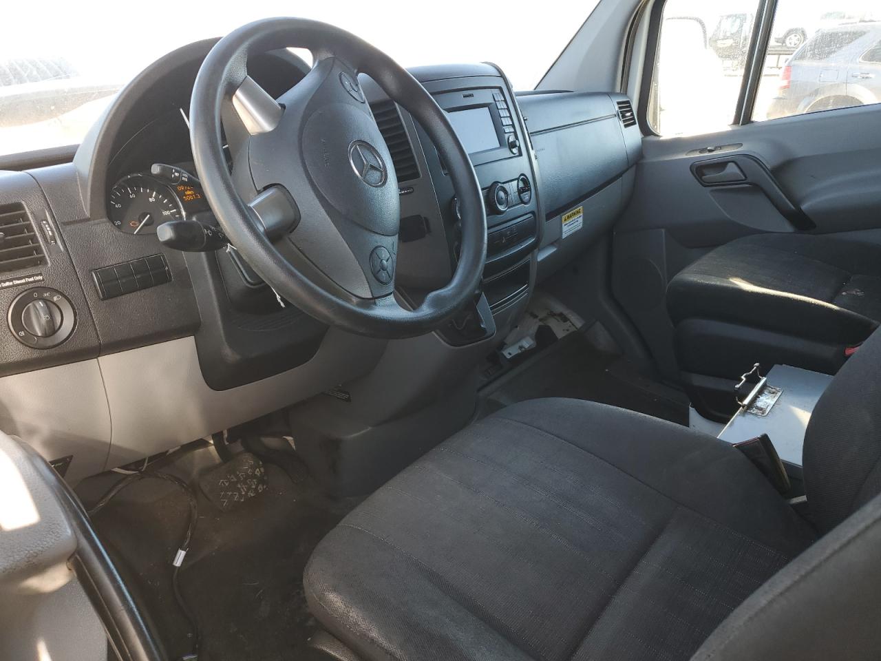 2015 Mercedes-Benz Sprinter - Image 8