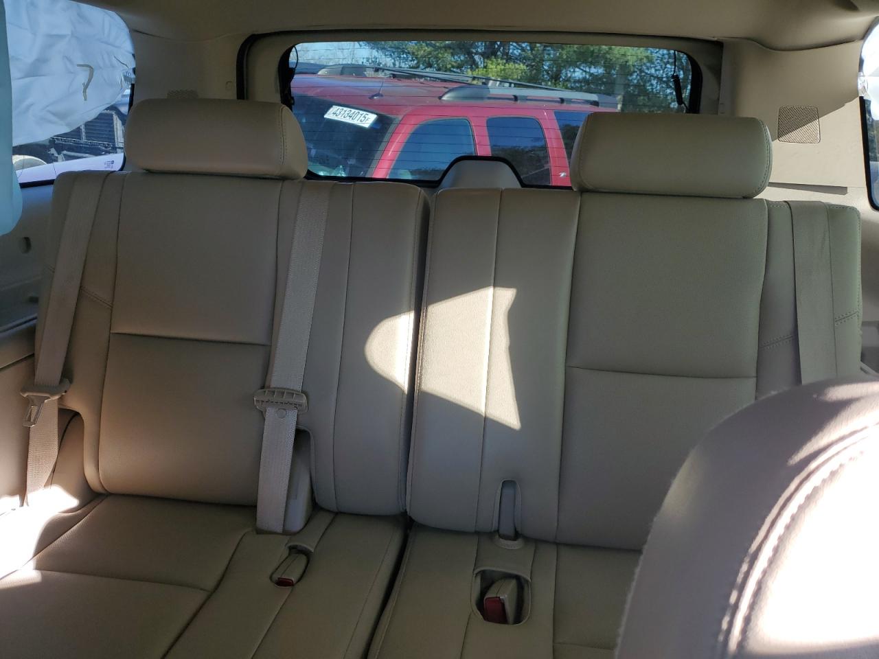 2012 Chevrolet Suburban - Image 10