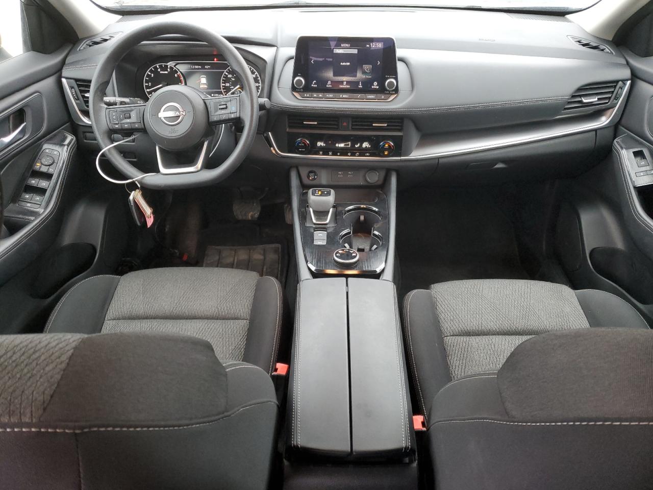 2024 Nissan Rogue - Image 8