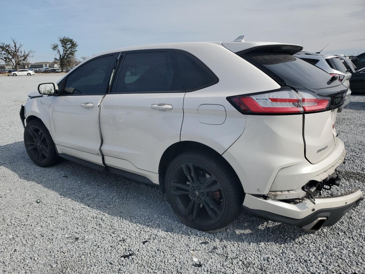 2019 Ford Edge - Image 2