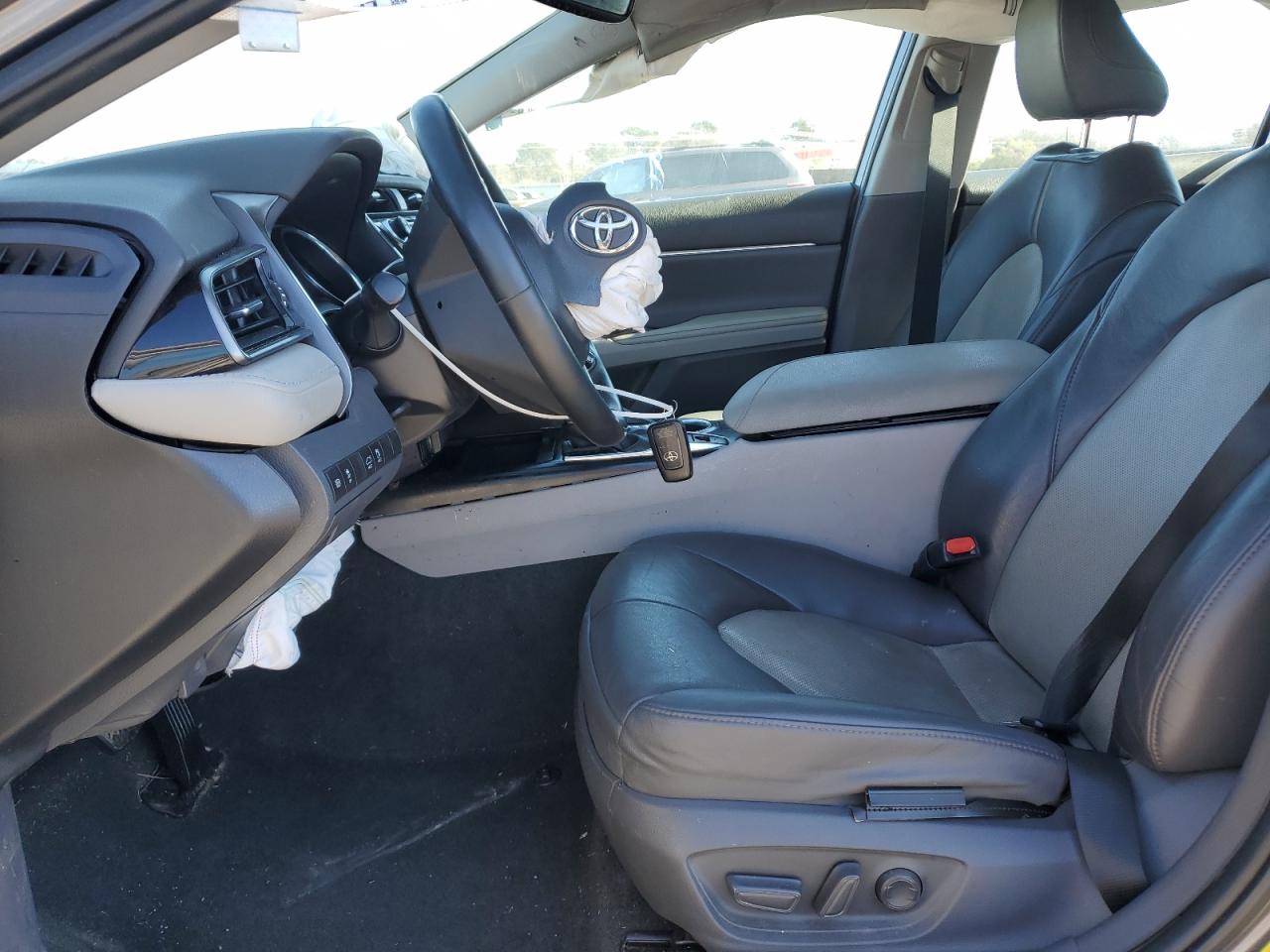 2020 Toyota Camry - Image 7