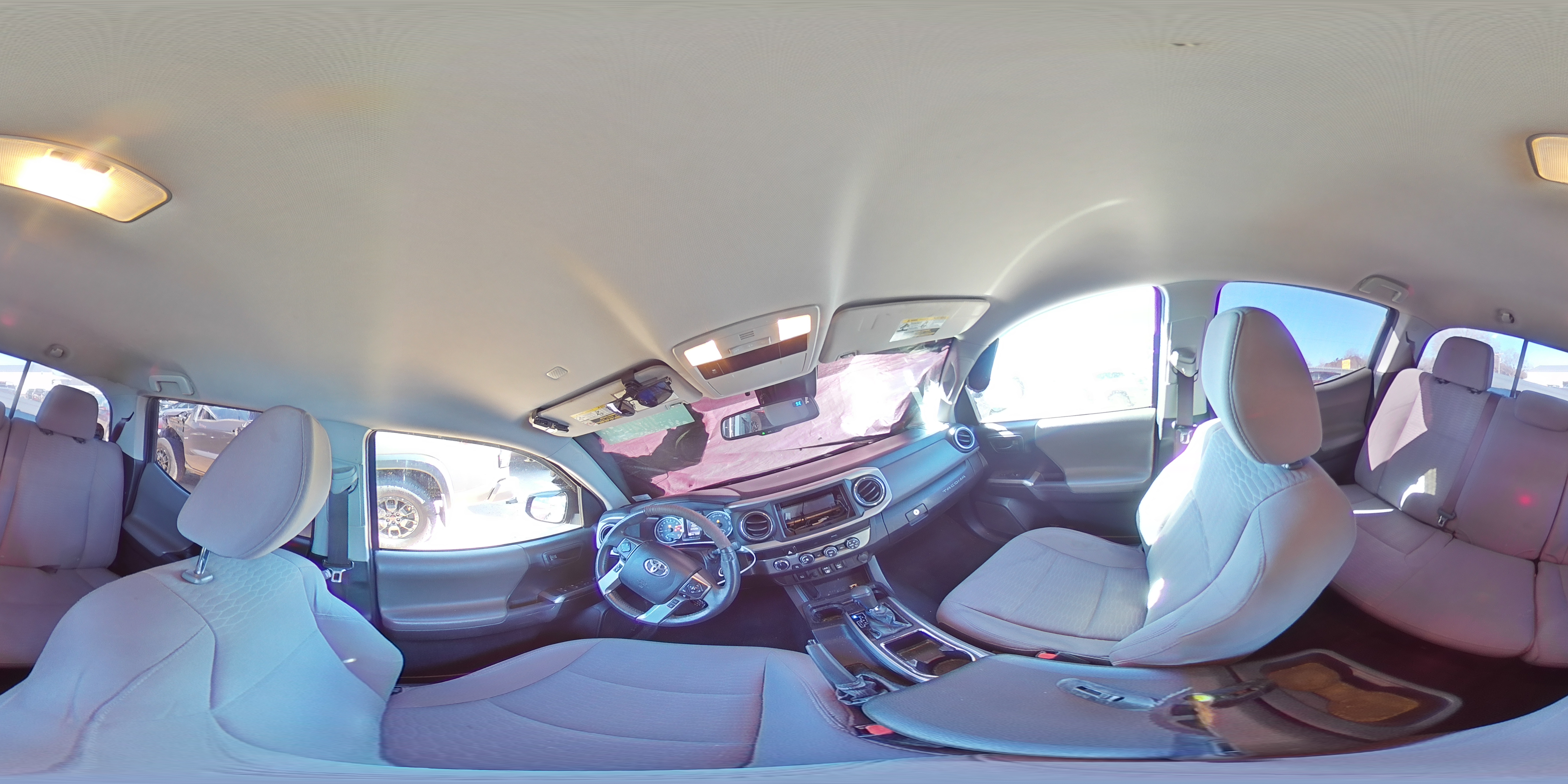 2019 Toyota Tacoma - Image 12