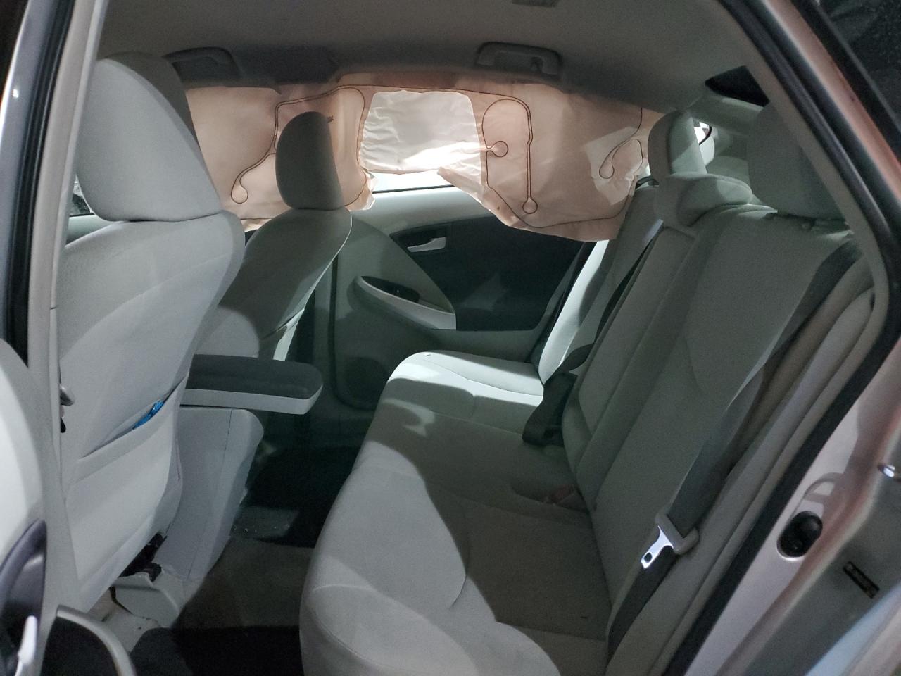 2011 Toyota Prius - Image 10