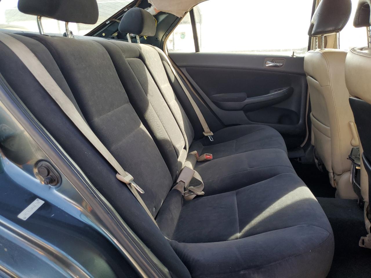 2004 Honda Accord - Image 11