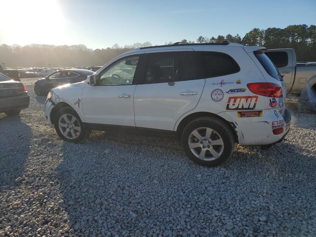 2009 Hyundai Santa Fe - Image 2