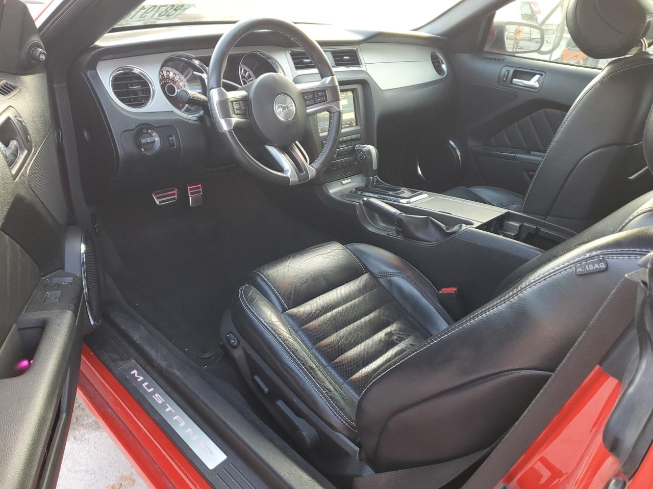 2013 Ford Mustang - Image 8