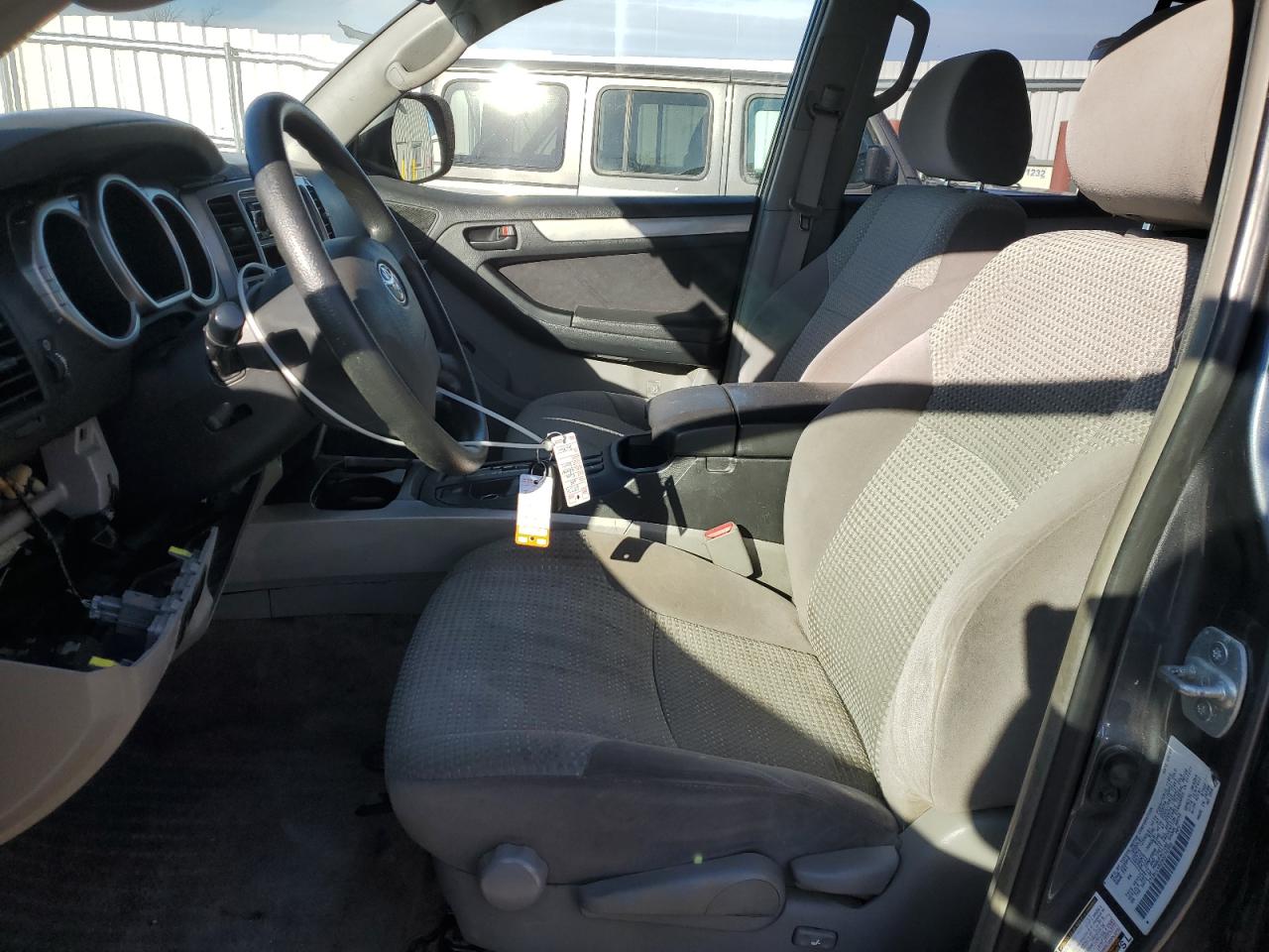 2005 Toyota 4Runner - Image 7
