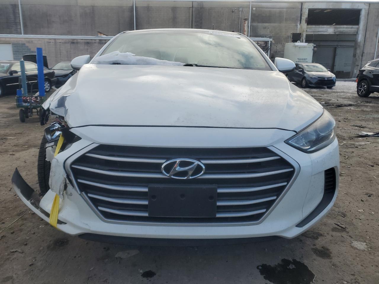 2017 Hyundai Elantra - Image 5