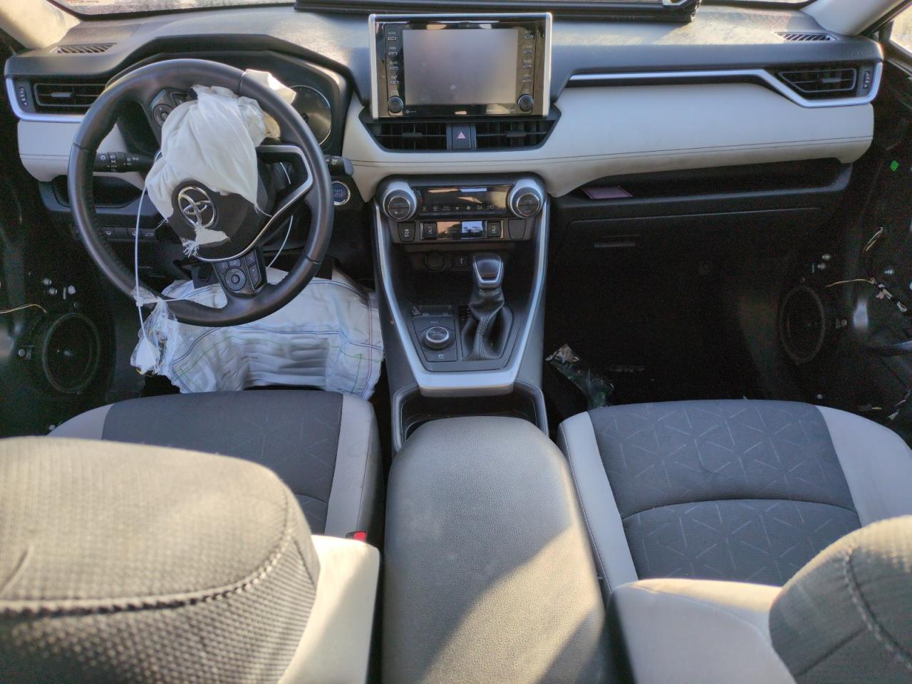 2020 Toyota RAV 4 - Image 8