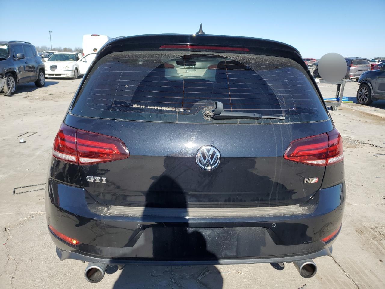 2018 Volkswagen GTI - Image 6