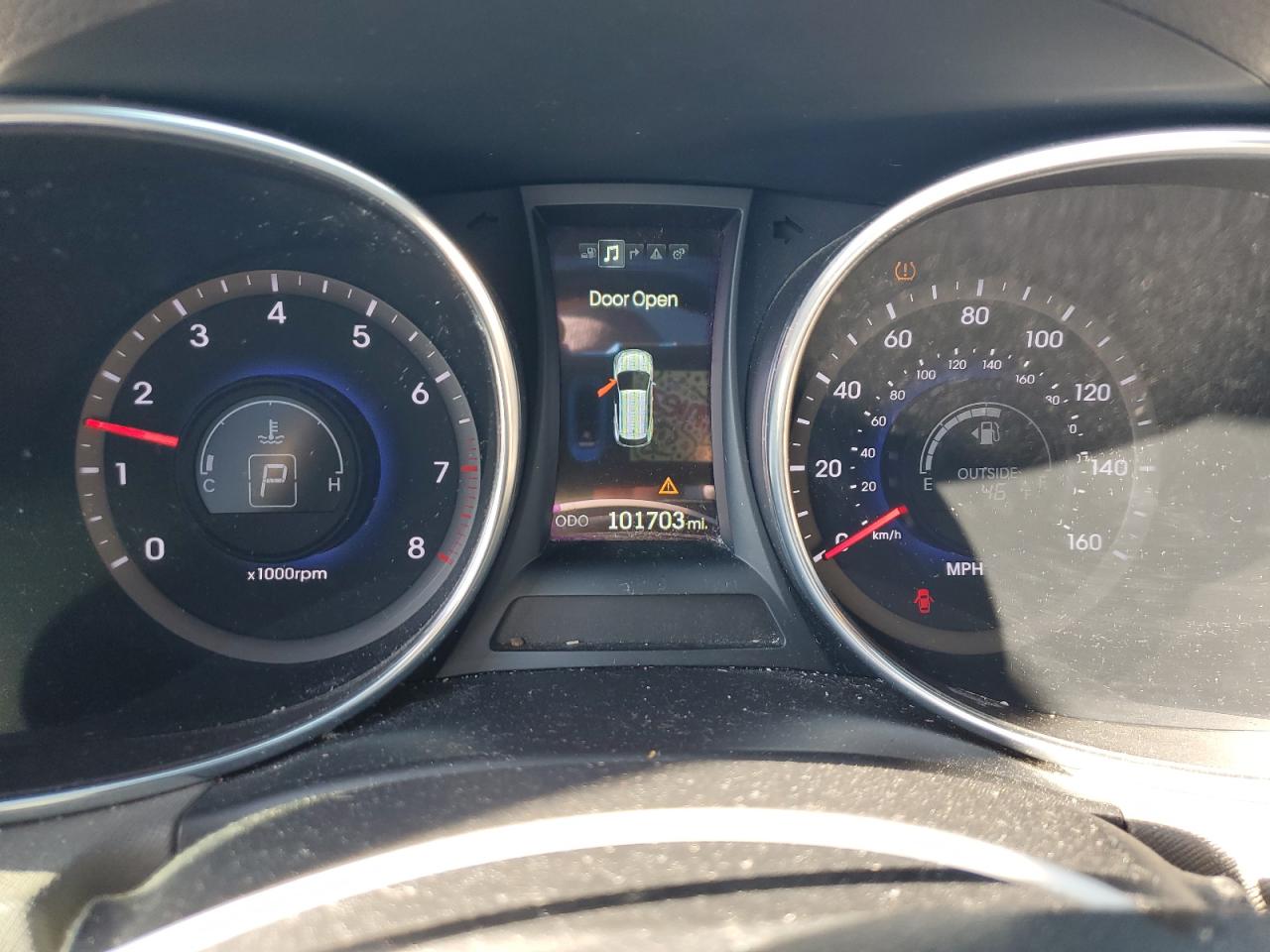 2016 Hyundai Santa Fe - Image 9