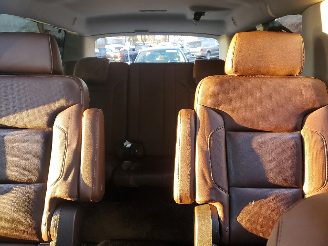 2015 Chevrolet Suburban - Image 10