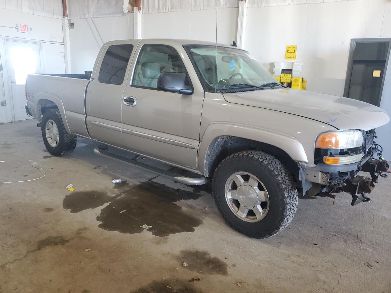 2007 GMC Sierra - Image 4