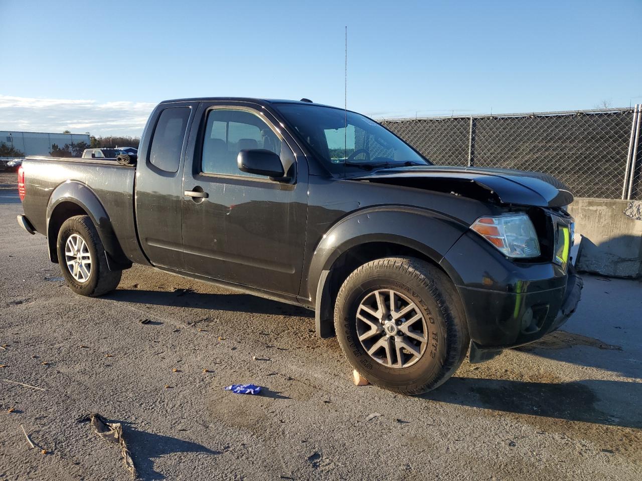 2017 Nissan Navara (Frontier) - Image 4