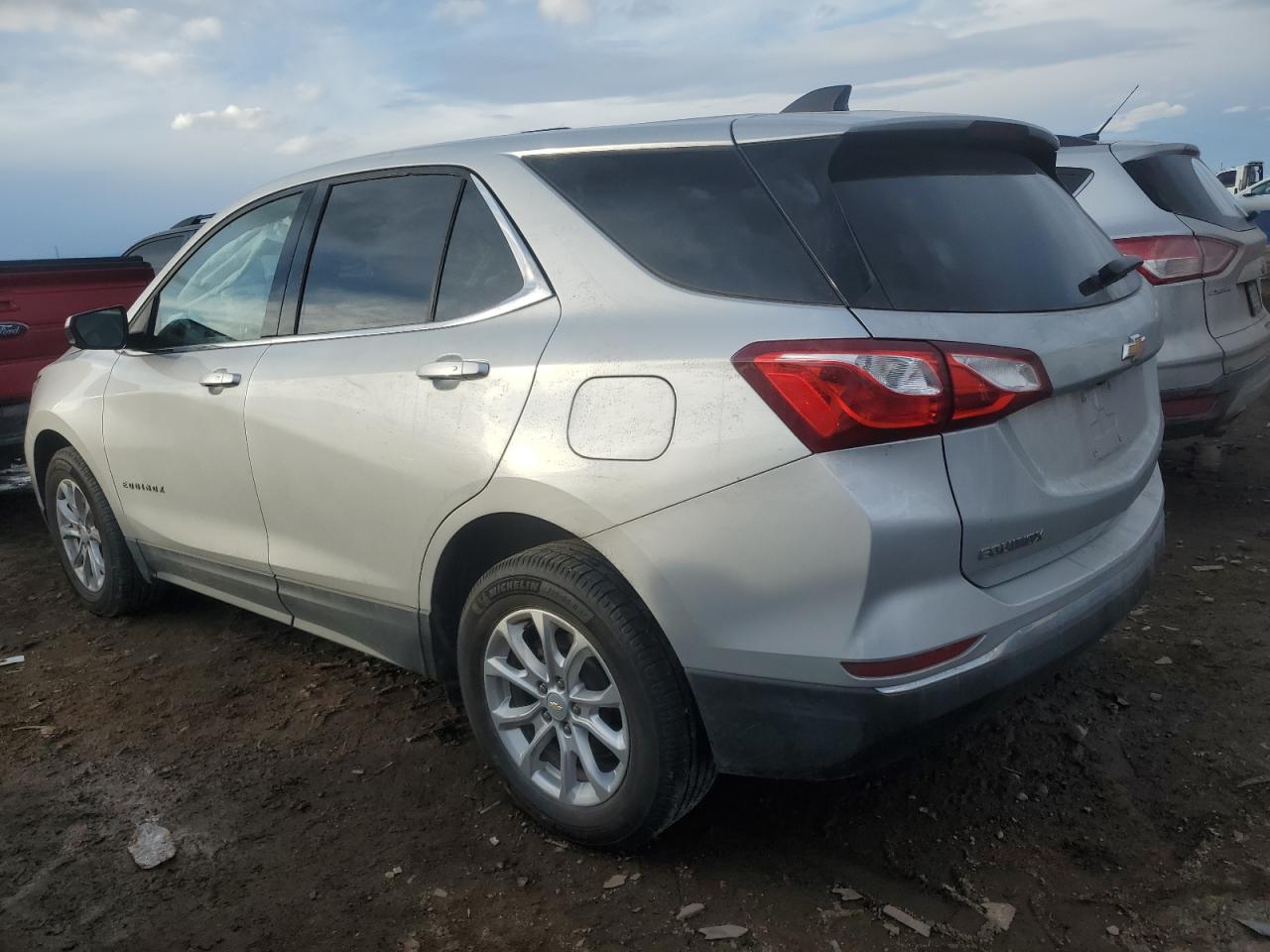 2019 Chevrolet Equinox - Image 2