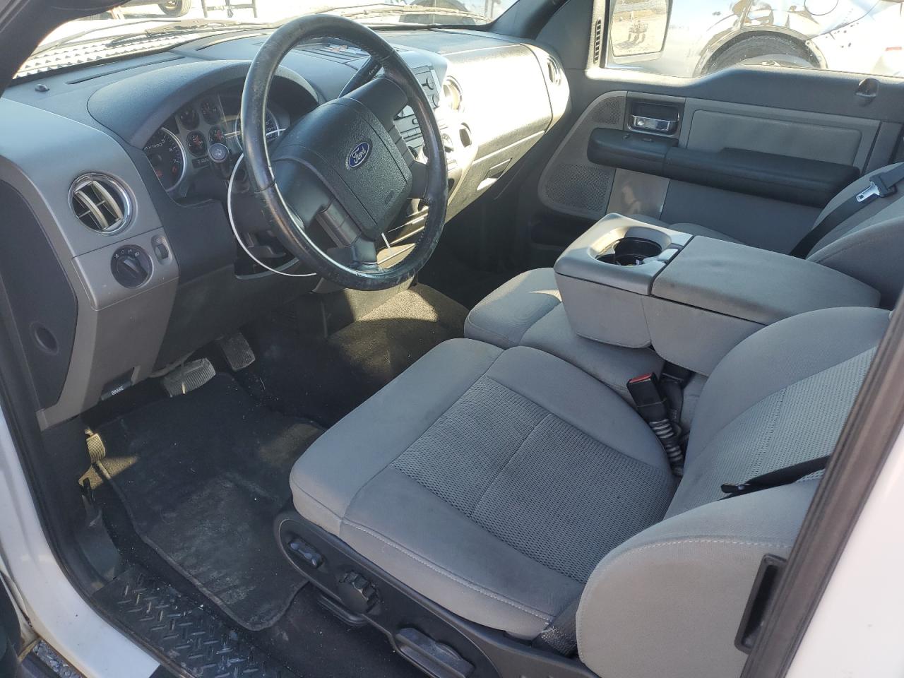 2004 Ford F-150 - Image 8