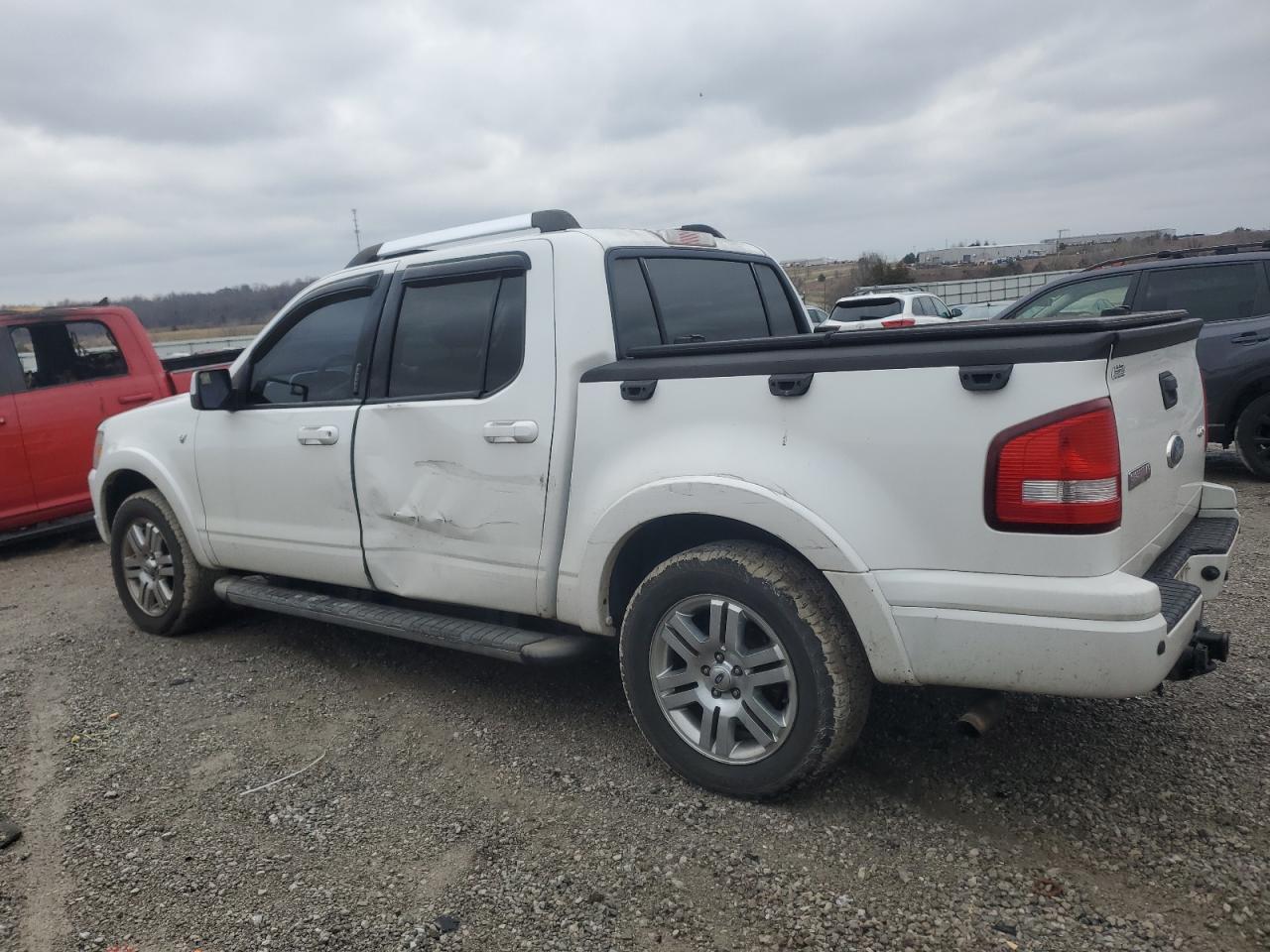 2007 Ford Explorer - Image 2