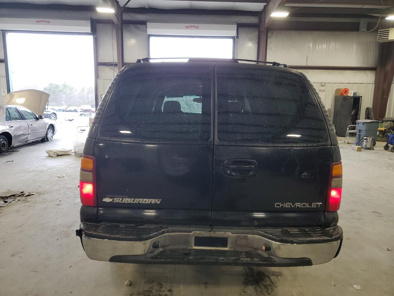2003 Chevrolet Suburban - Image 6
