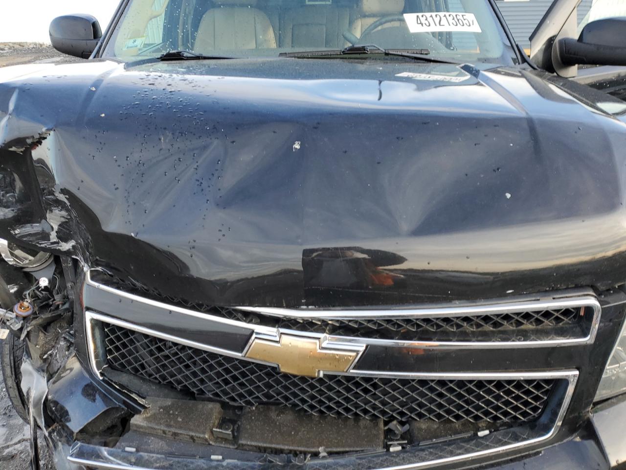 2009 Chevrolet Suburban - Image 12