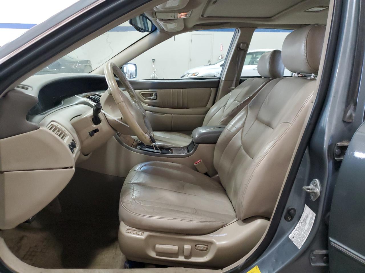 2002 Toyota Avalon - Image 7