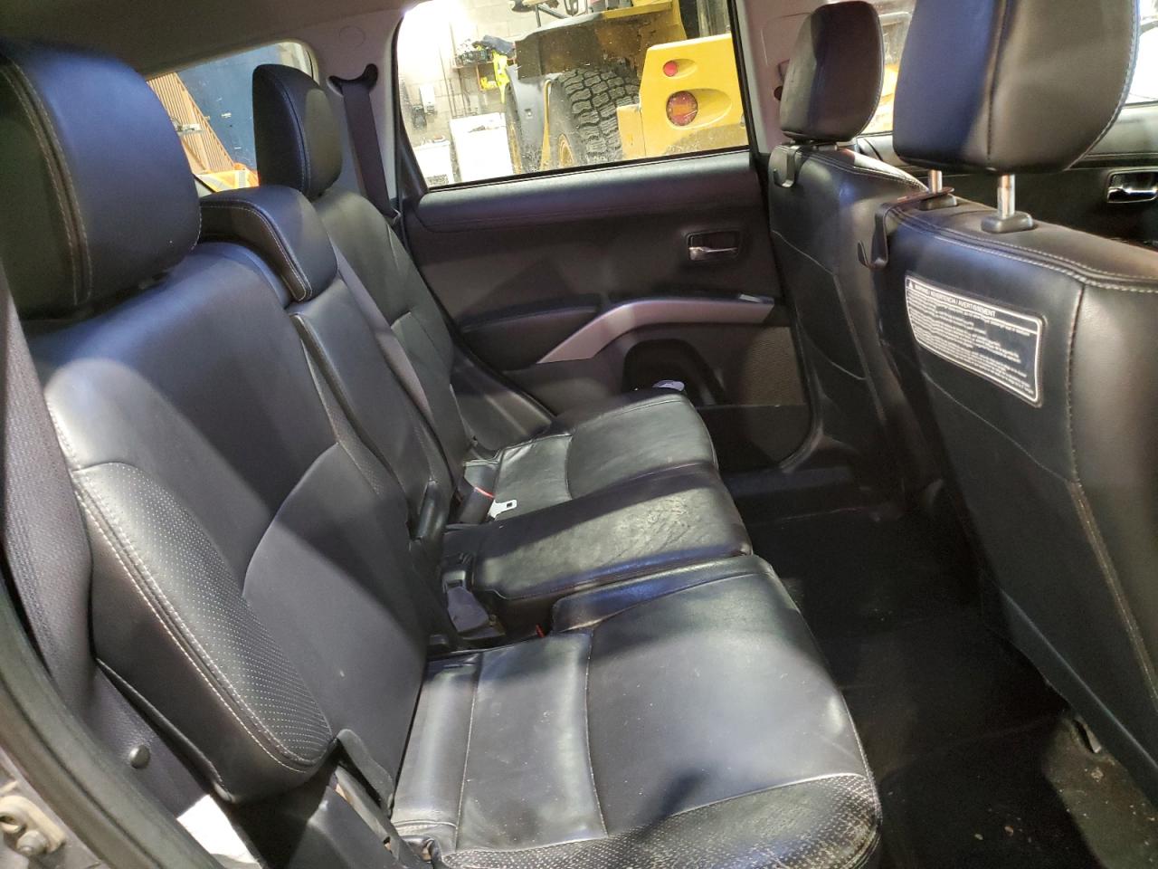 2011 Mitsubishi Outlander - Image 10