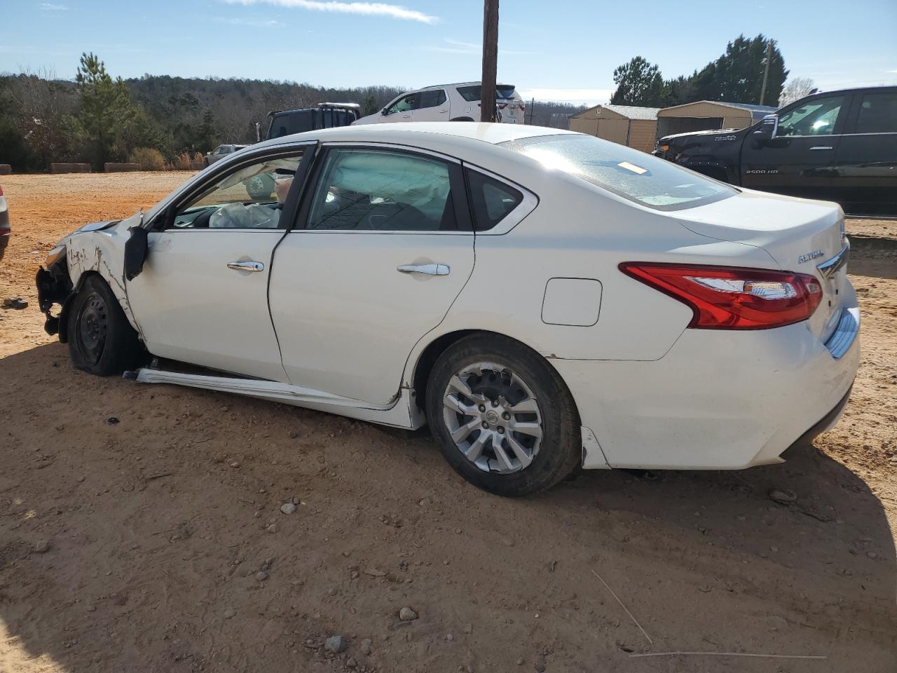 2017 Nissan Altima - Image 2