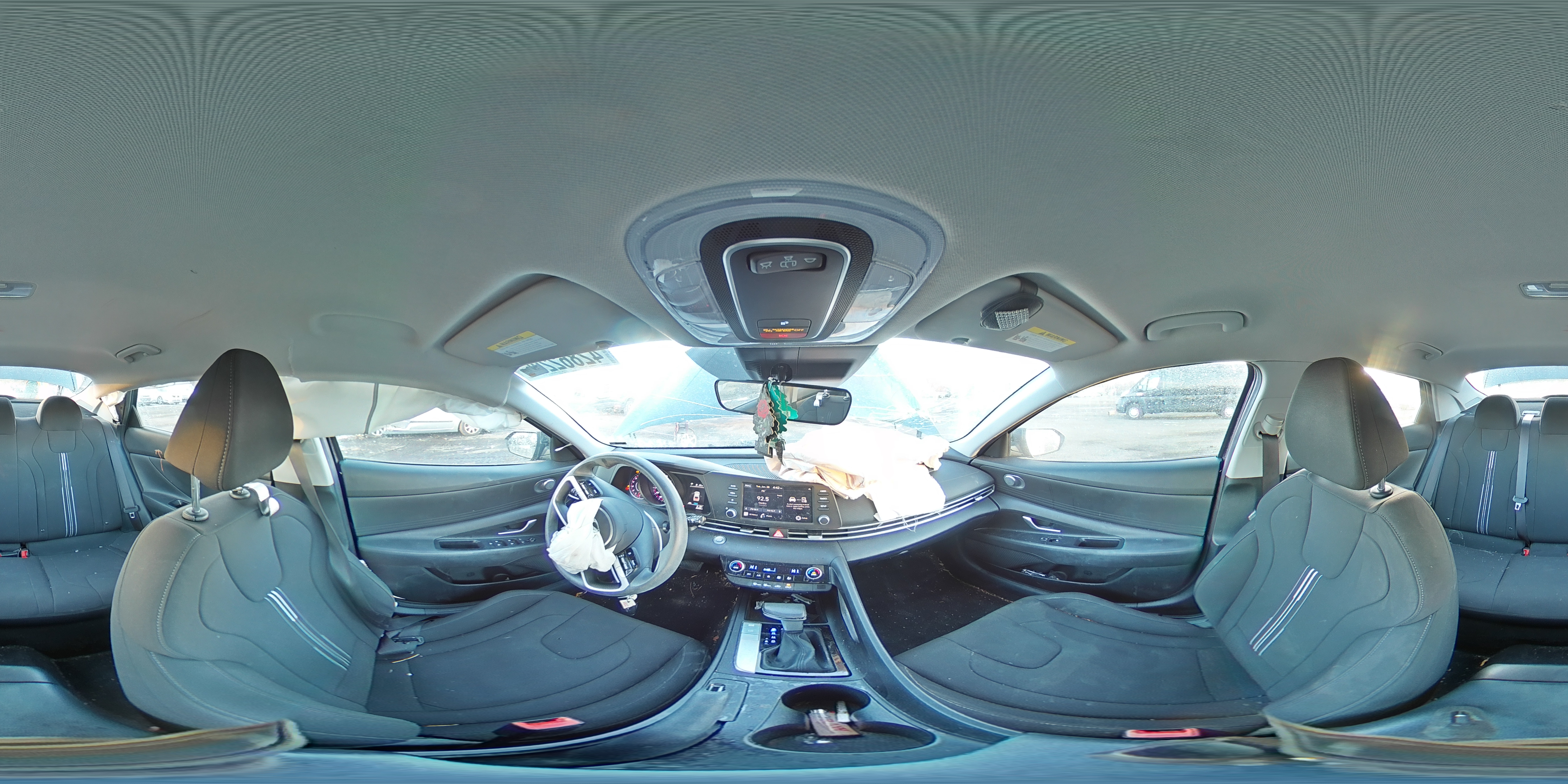 2023 Hyundai Elantra - Image 13