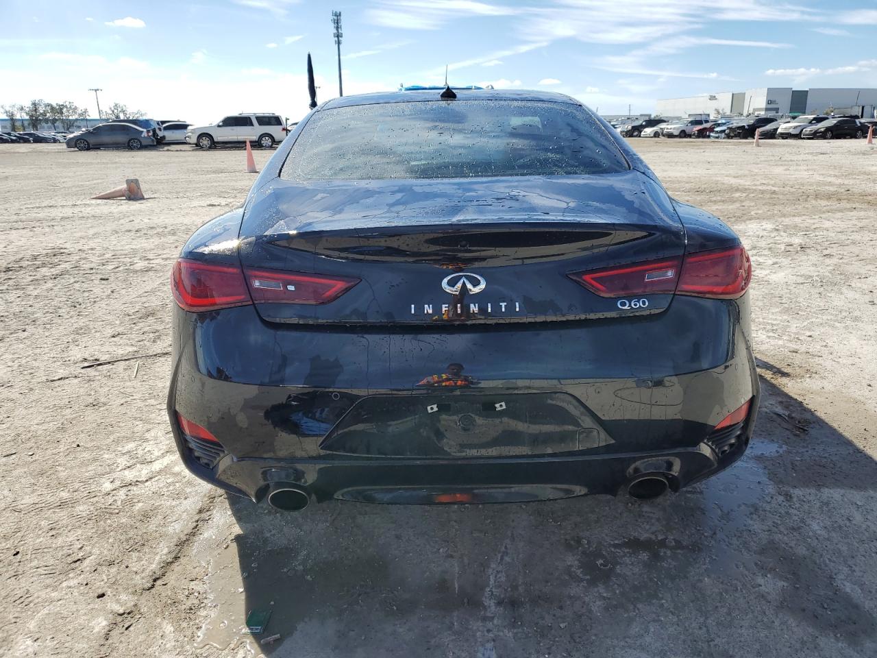 2017 Infiniti Q60 - Image 6