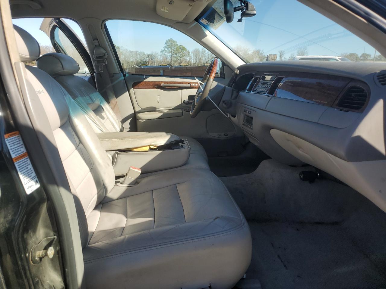 2002 Lincoln Town Car - Image 7