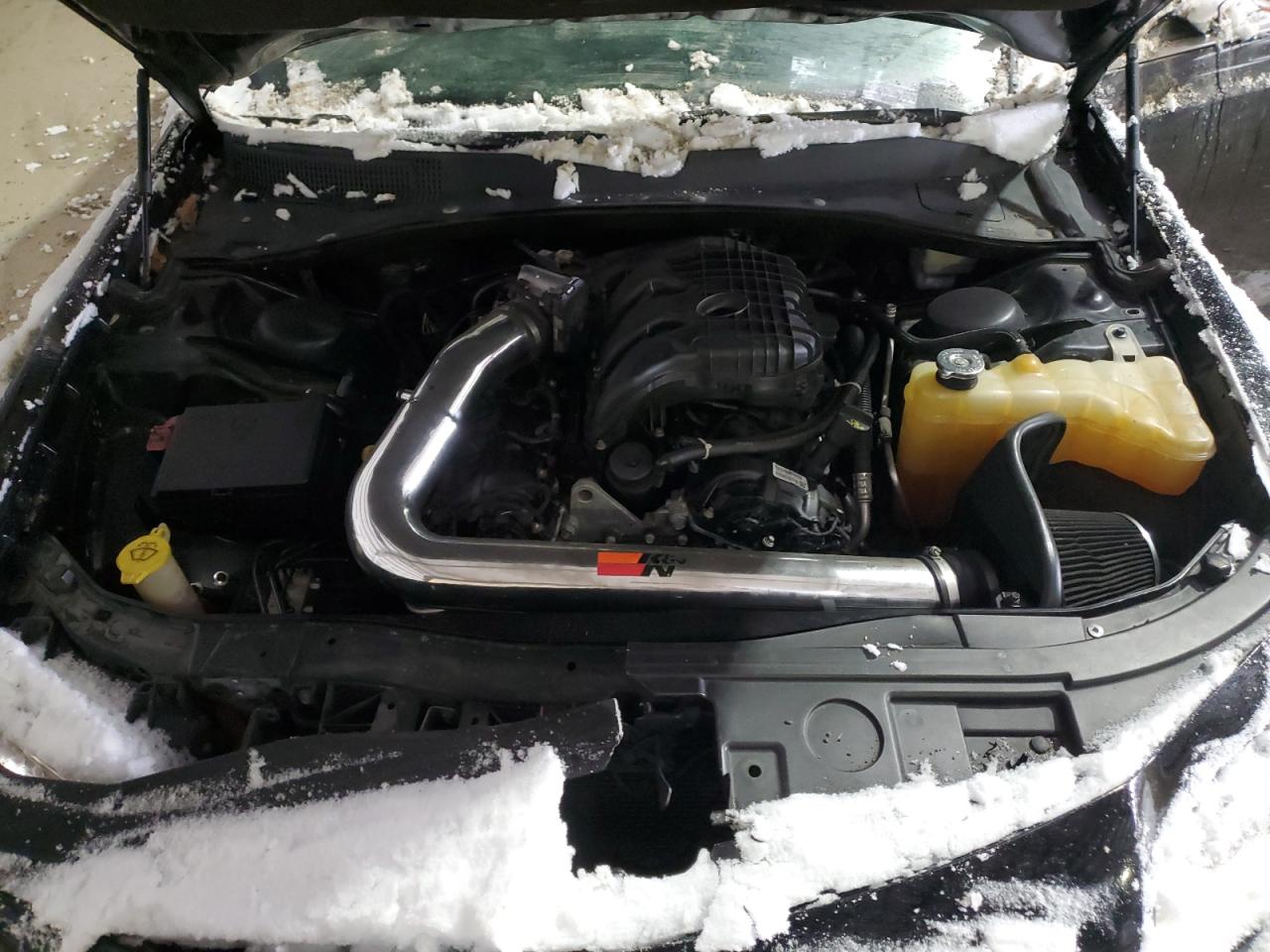2013 Chrysler 300 - Image 12
