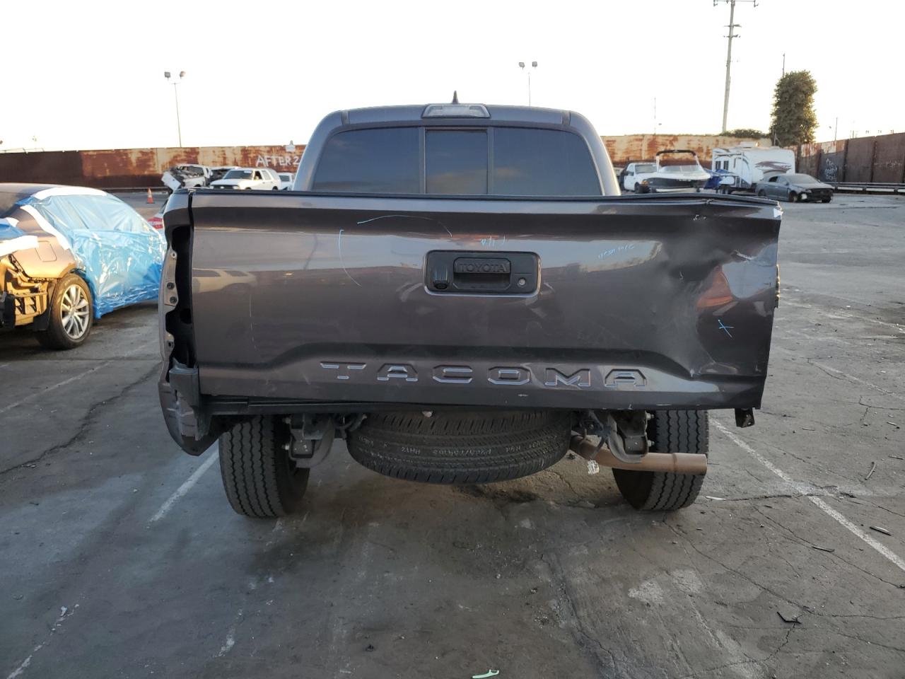 VIN 5TFAX5GN3JX114422 2018 TOYOTA TACOMA no.6