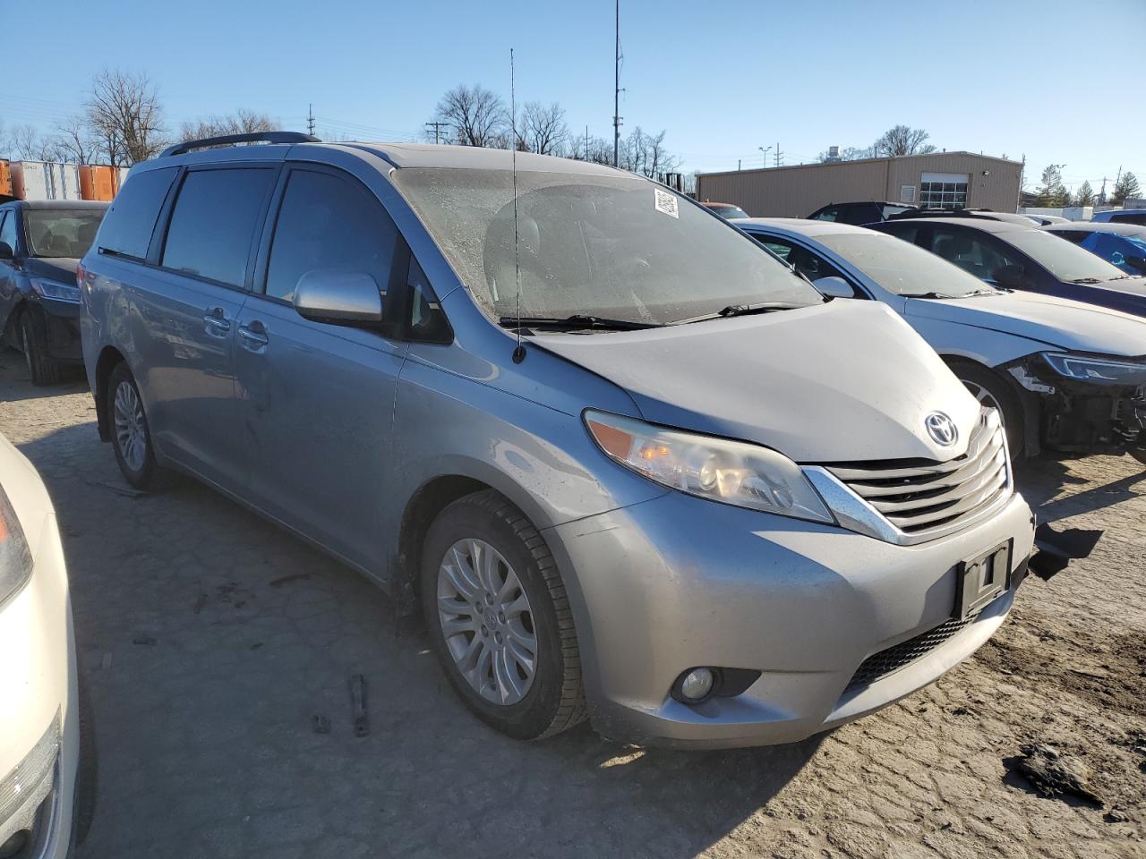 2013 Toyota Sienna - Image 4