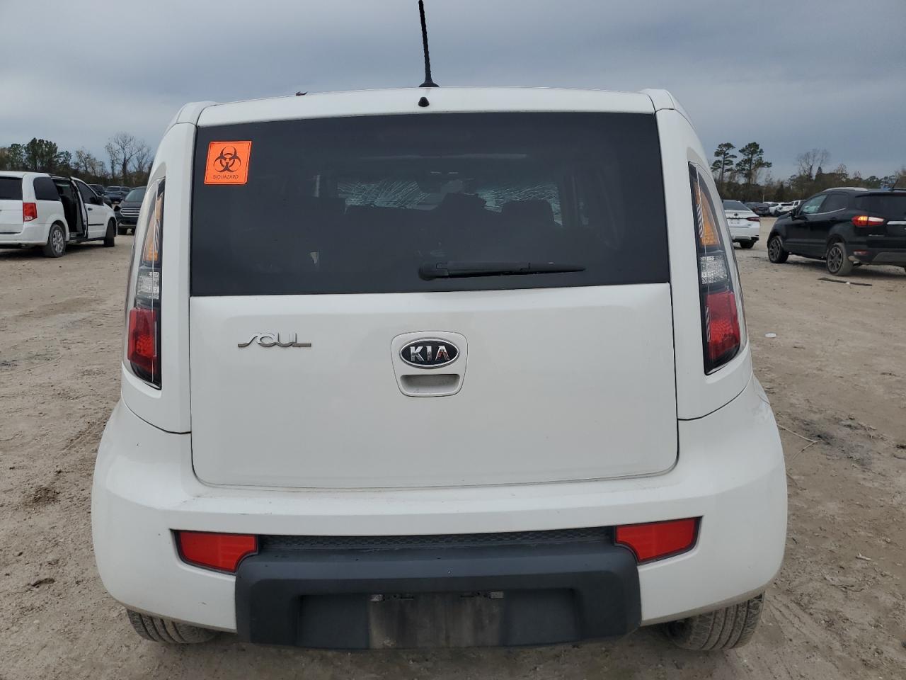 2011 Kia Soul + VIN: KNDJT2A25B7321047 Lot: 88953085