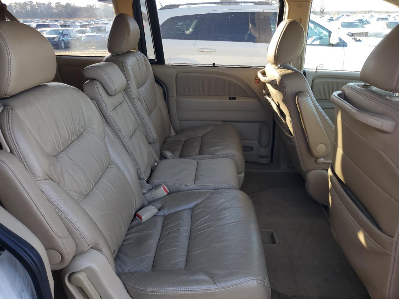 2010 Honda Odyssey - Image 11