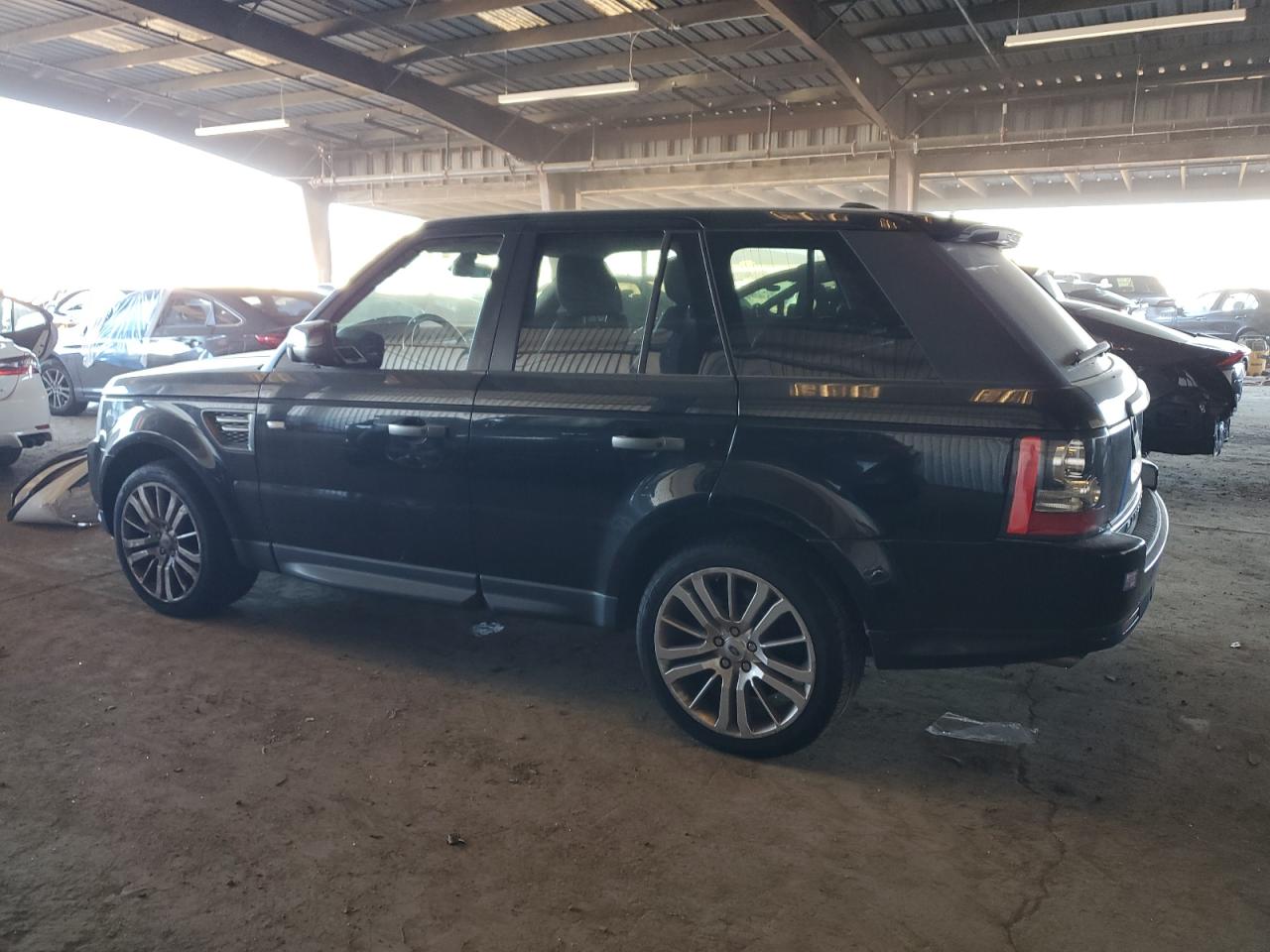 2011 Land Rover Range Rover - Image 2