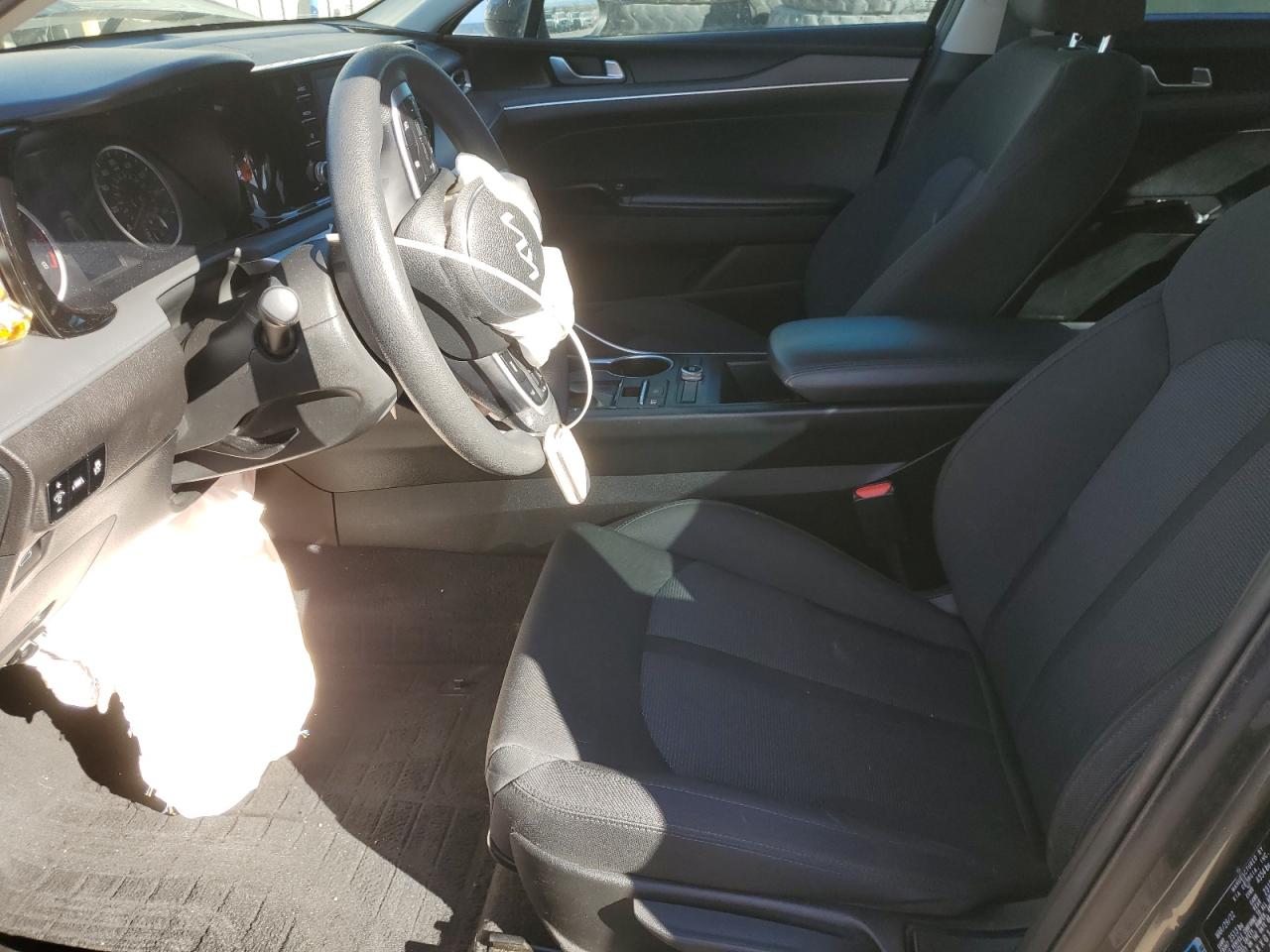 2022 Kia K5 - Image 7