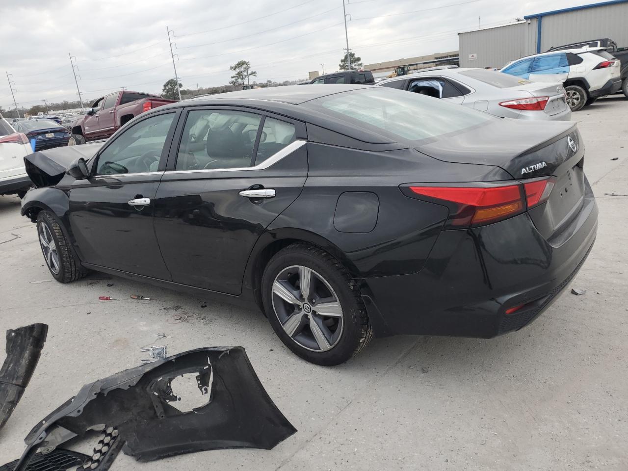 2021 Nissan Altima - Image 2