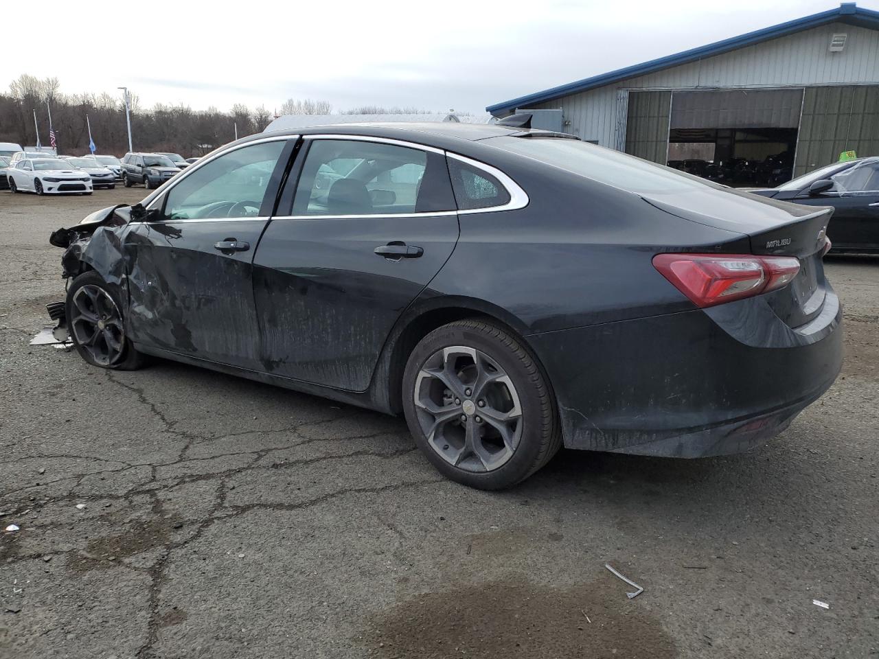 2022 Chevrolet Malibu - Image 2