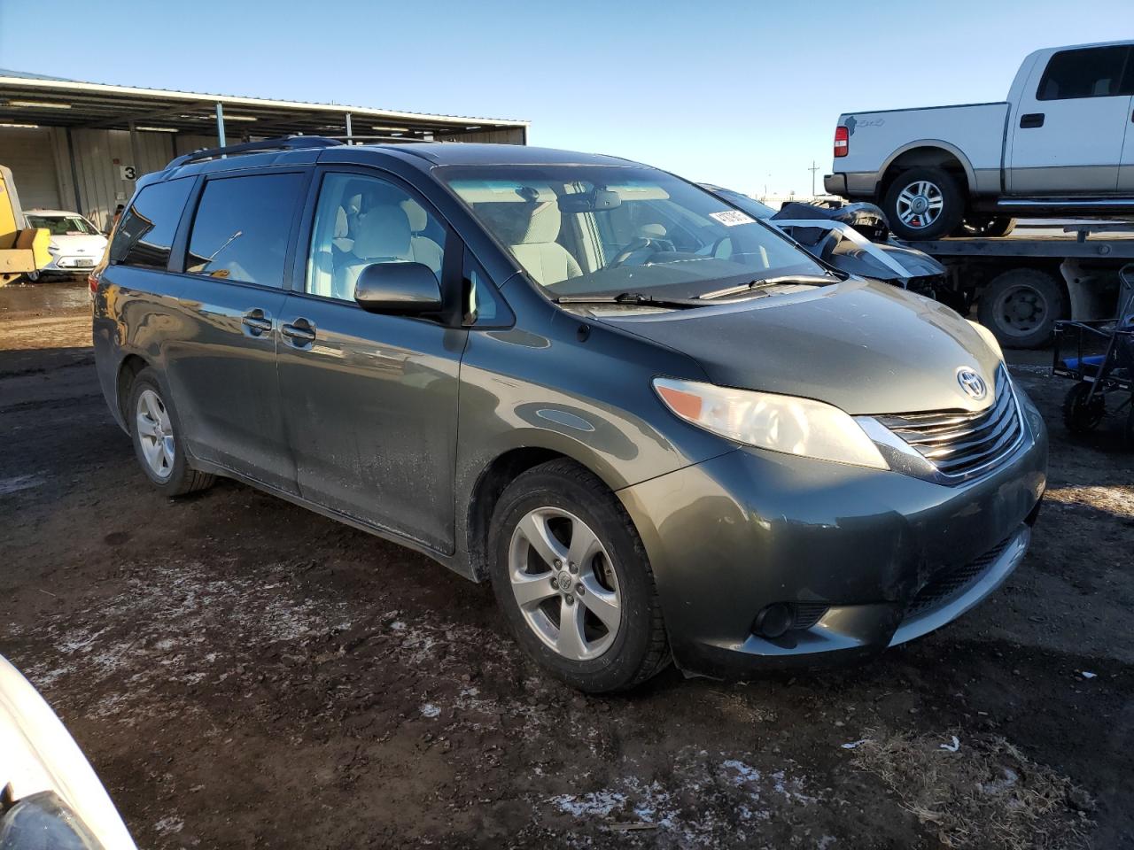 2014 Toyota Sienna - Image 4