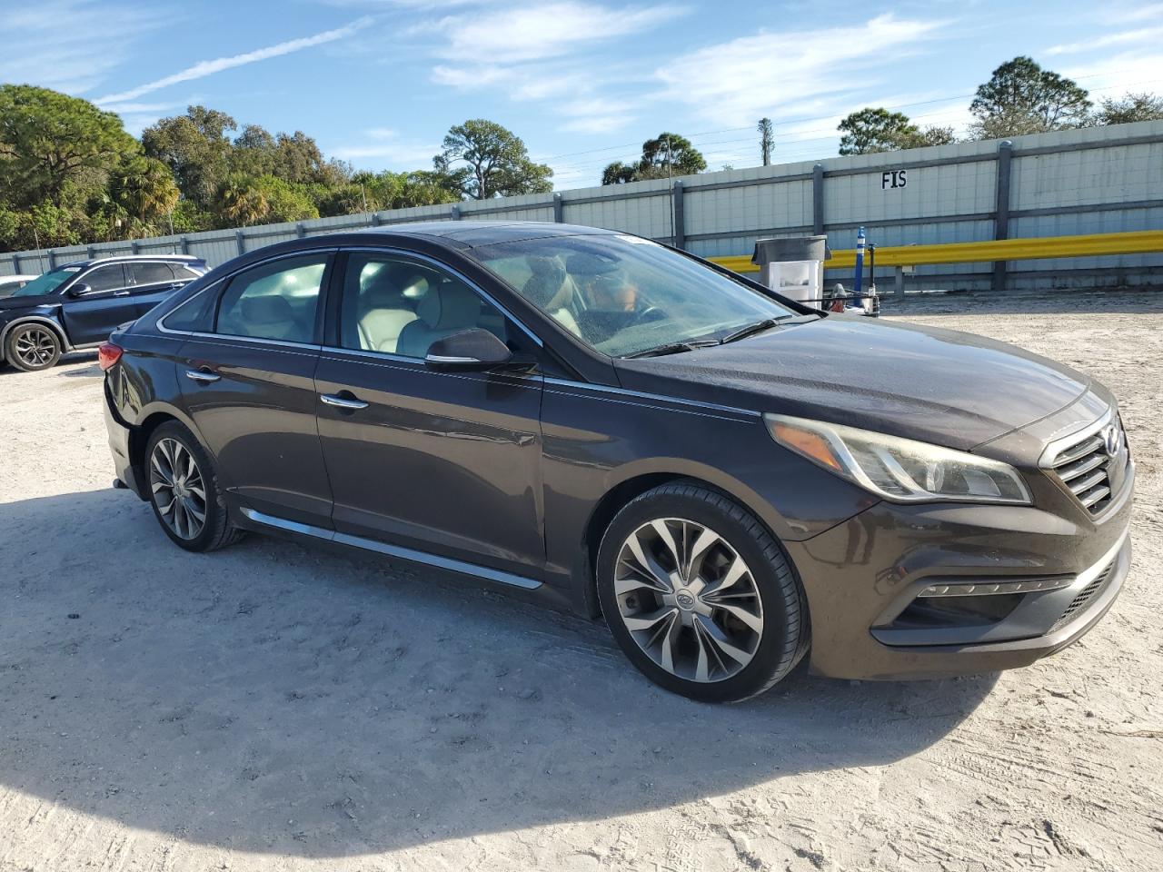 2015 Hyundai Sonata - Image 4