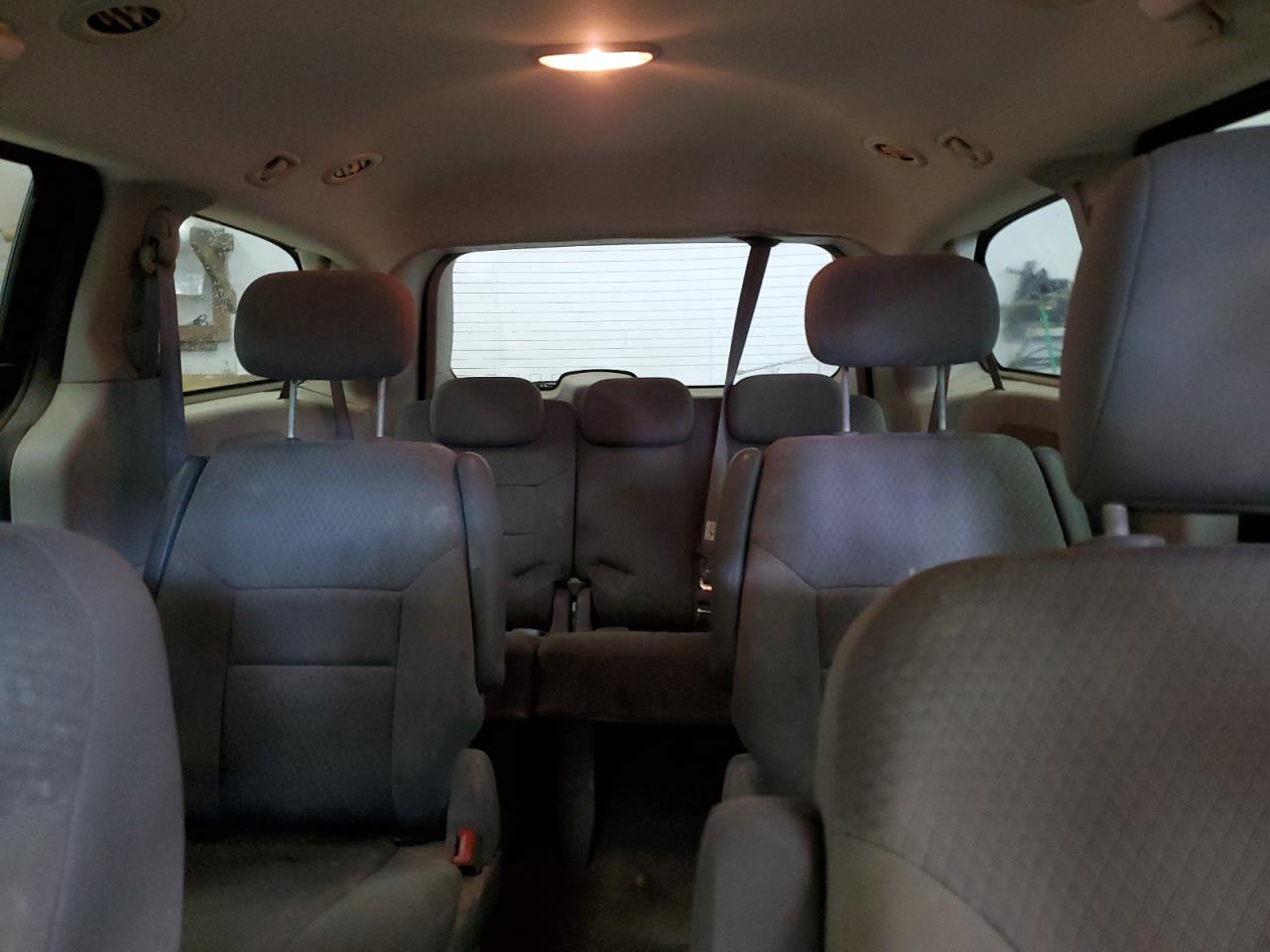2010 Dodge Caravan - Image 10