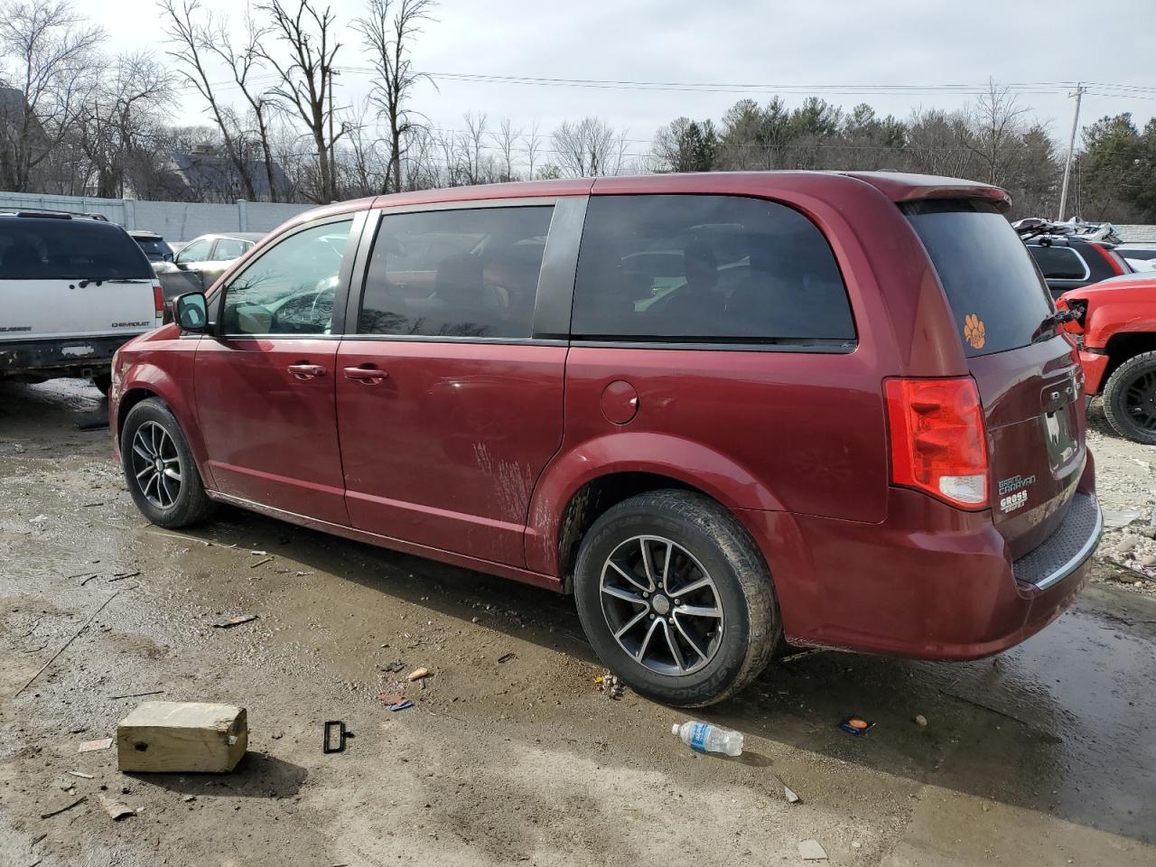 2019 Dodge Caravan - Image 2