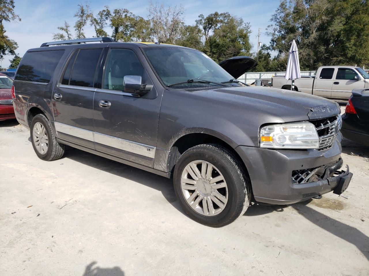 2012 Lincoln Navigator - Image 4