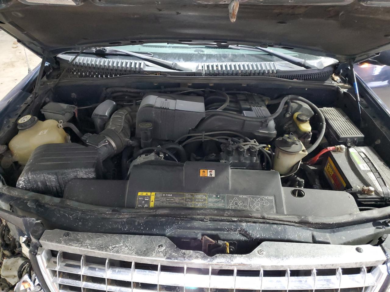 2003 Ford Explorer - Image 12