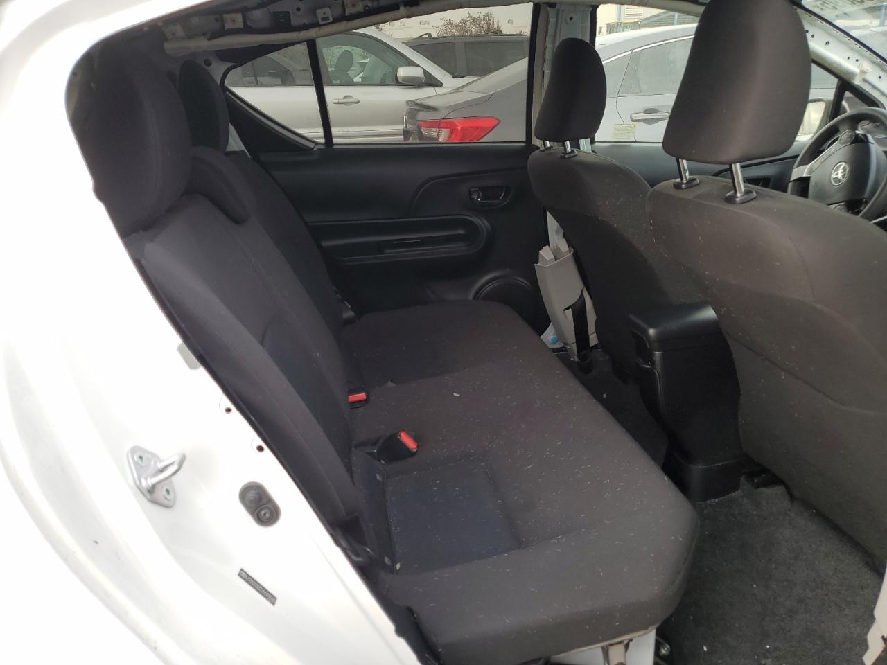 2018 Toyota Prius - Image 10