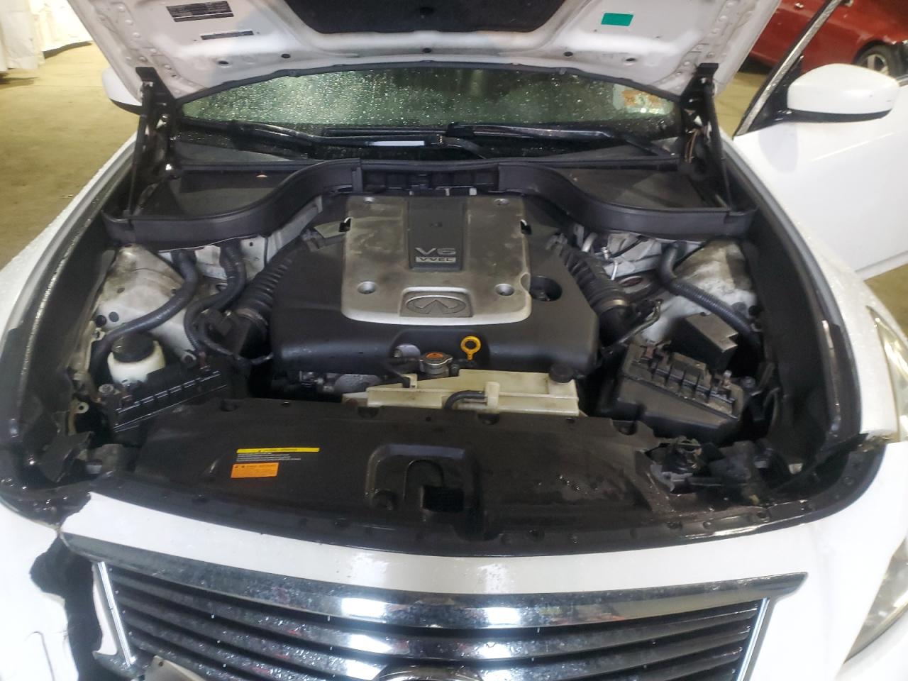 2013 Infiniti G - Image 12