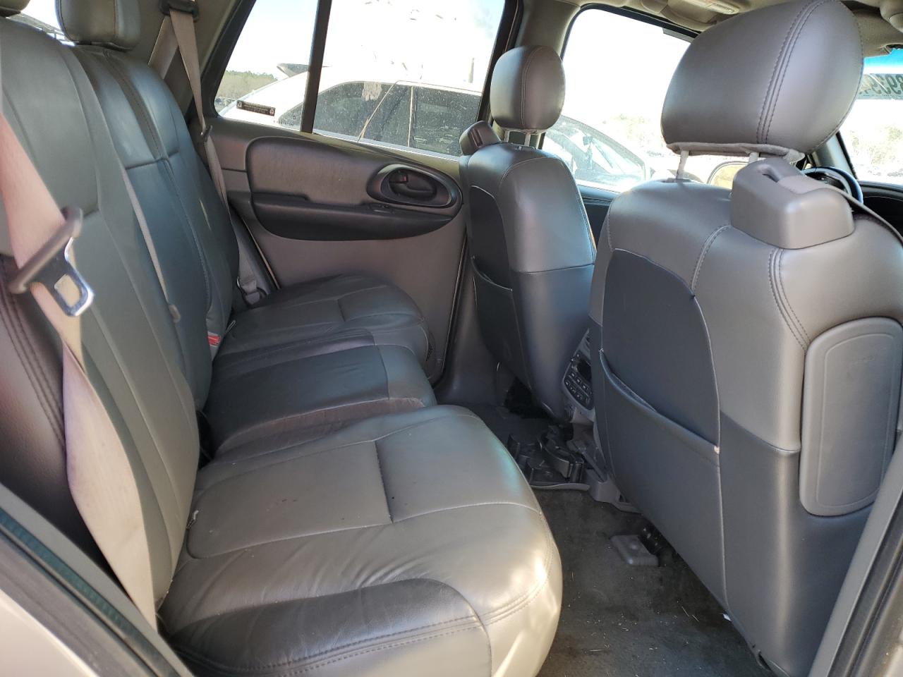 2002 Chevrolet TrailBlazer - Image 11