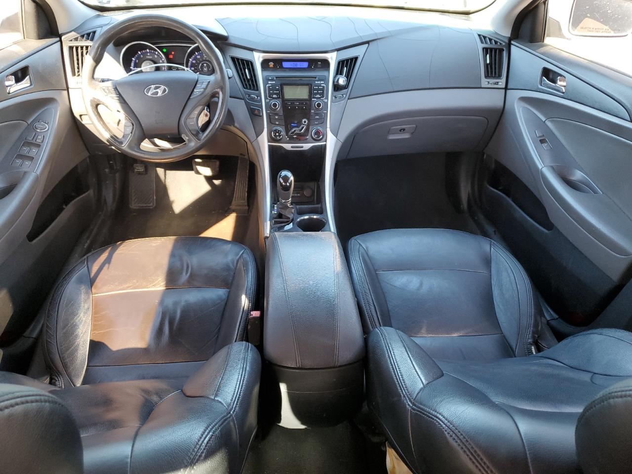 2011 Hyundai Sonata - Image 8