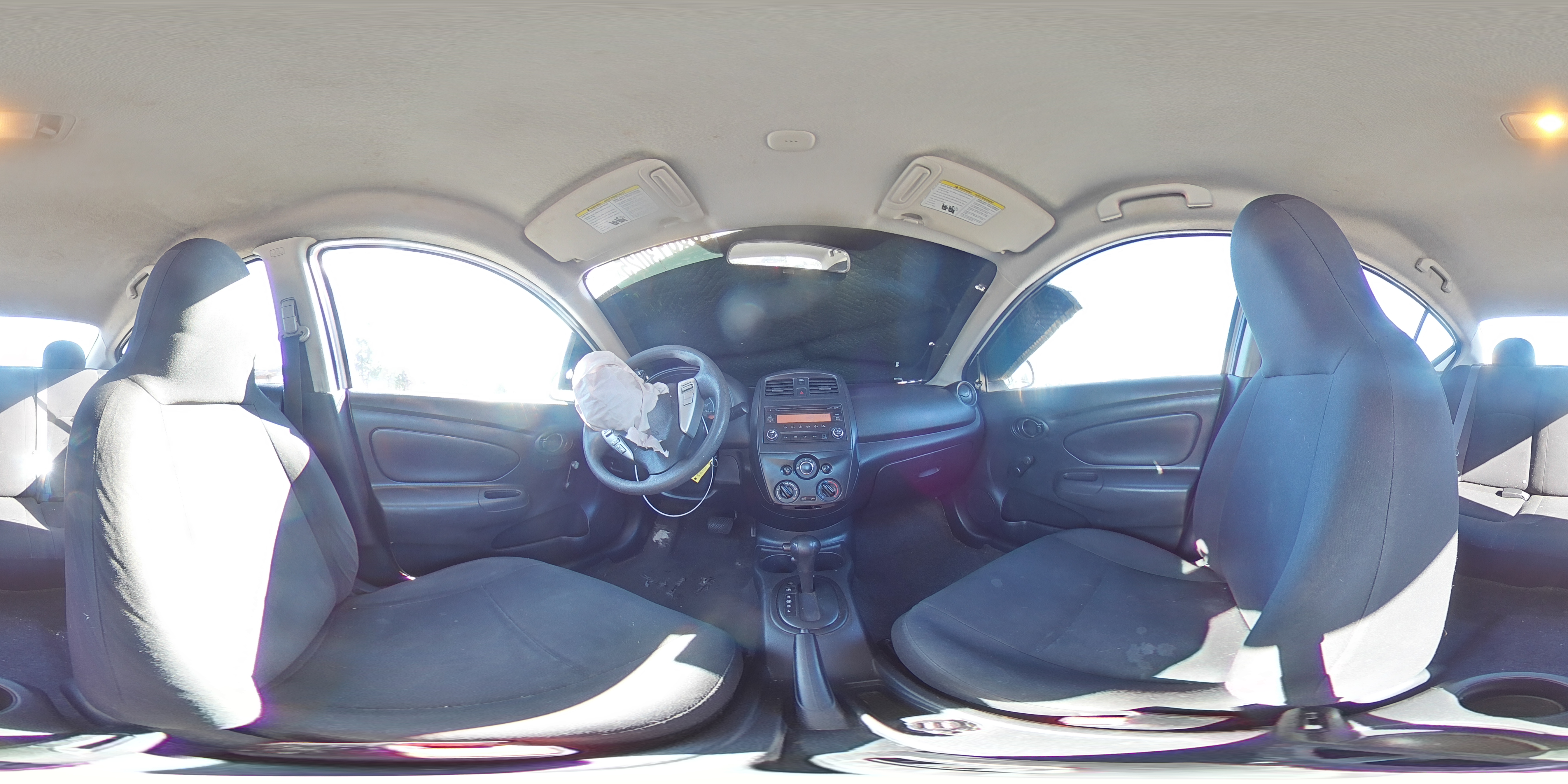 2015 Nissan Versa - Image 13